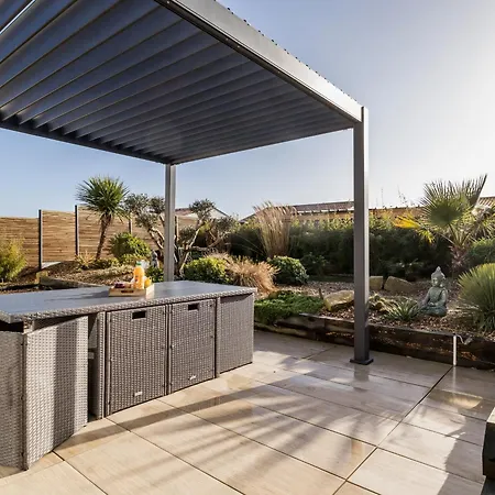 Charmante Maison Moderne Avec Jardin Prive A 9 Km De La Plage, Wi-fi Et Equipements Confortables Landhaus Chaumes-en-Retz