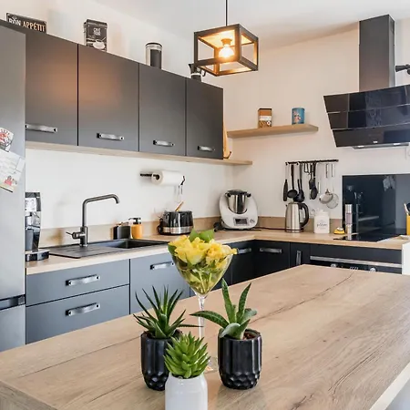 Landhaus Charmante Maison Moderne Avec Jardin Prive A 9 Km De La Plage, Wi-fi Et Equipements Confortables *
