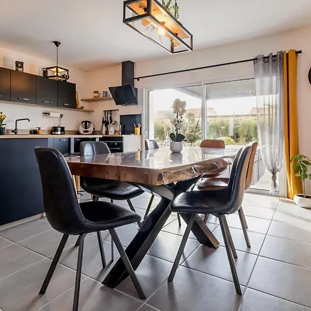 Landhaus Charmante Maison Moderne Avec Jardin Prive A 9 Km De La Plage, Wi-fi Et Equipements Confortables *