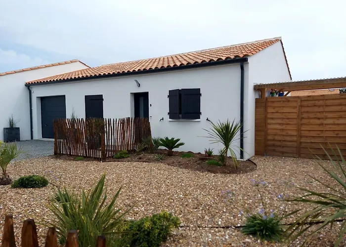 Charmante Maison Moderne Avec Jardin Prive A 9 Km De La Plage, Wi-fi Et Equipements Confortables - Fr-1-306-1277